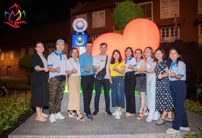 Singapore - Malaysia 4N3Đ 100 pax