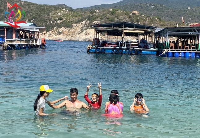 XIN CẢM ƠN ĐOÀN KHÁCH LẺ TP.HCM THAM QUAN ĐẢO BÌNH HƯNG 2N2Đ